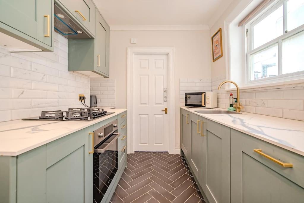 Beautiful Sea View I Spacious One Bed Room Flat I Sleep 4 Guests Bp2 Hove Esterno foto